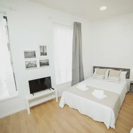 Guest Studio Trindade * Porto